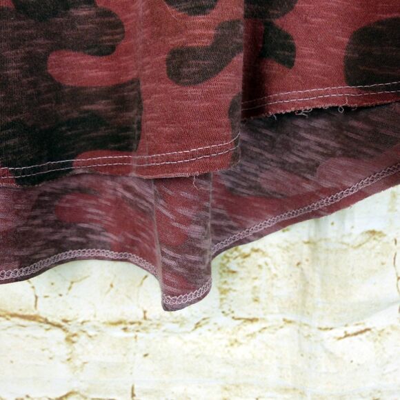 Sundry Tank Top Women 1 S Red Camo Print Racerback Slub Cotton Raw Hem USA Rock - Picture 7 of 12